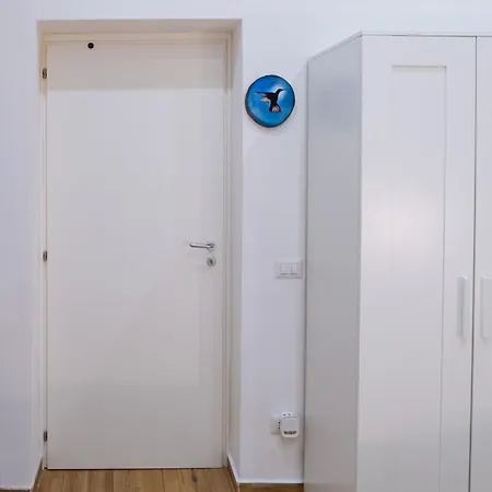 Colibri A Piazza Dante *