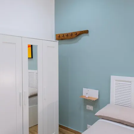 Colibri A Piazza Dante Daire *