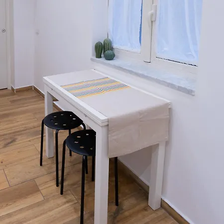 Colibri A Piazza Dante Apartment *